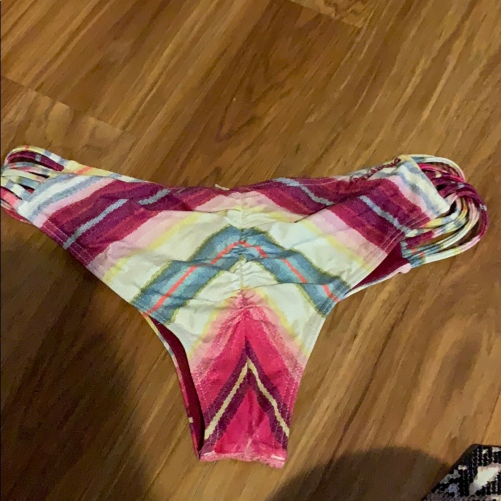 Bathing suit - Picture 2 of 2
